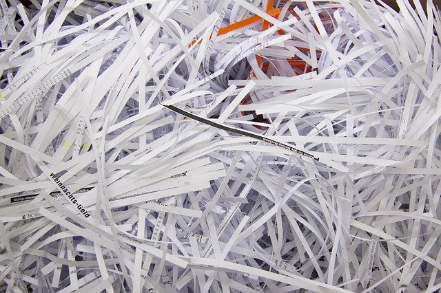 Kde a jak lze ekologicky vyřadit nepotřebné papírové spisy?