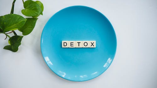 Detoxikace jater i celého organismu – proč byste měli znát ostropestřec?